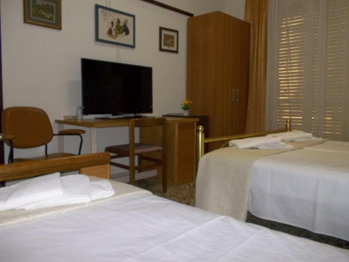 Double or Twin Room with Private Bathroom,892691539:JPEG